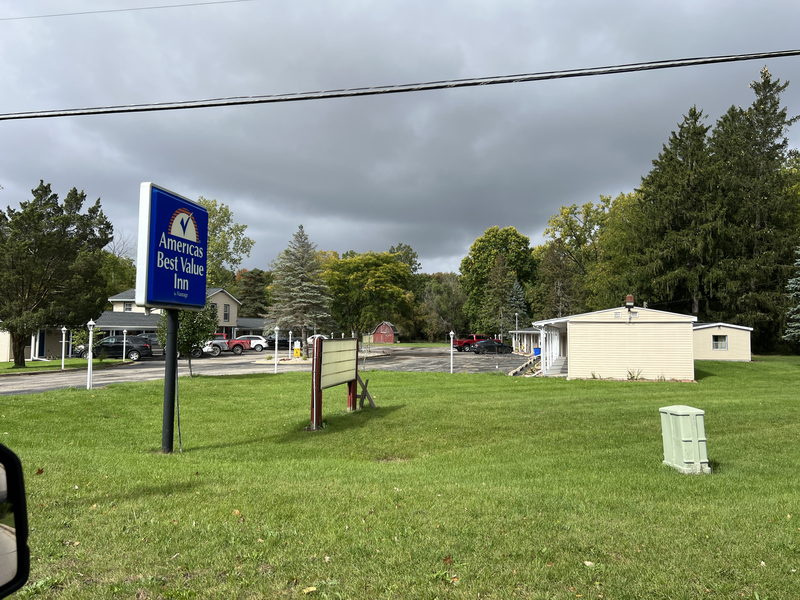 Pinecrest Motel (Americas Best Value Inn) - October 8 2023 (newer photo)